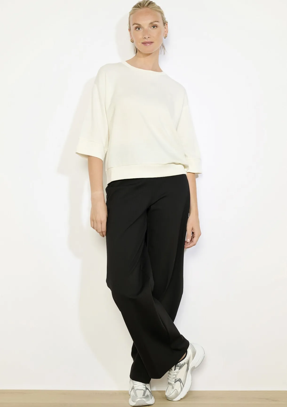 LolaLiza Boxy sweatshirt met korte mouwen- Sweats