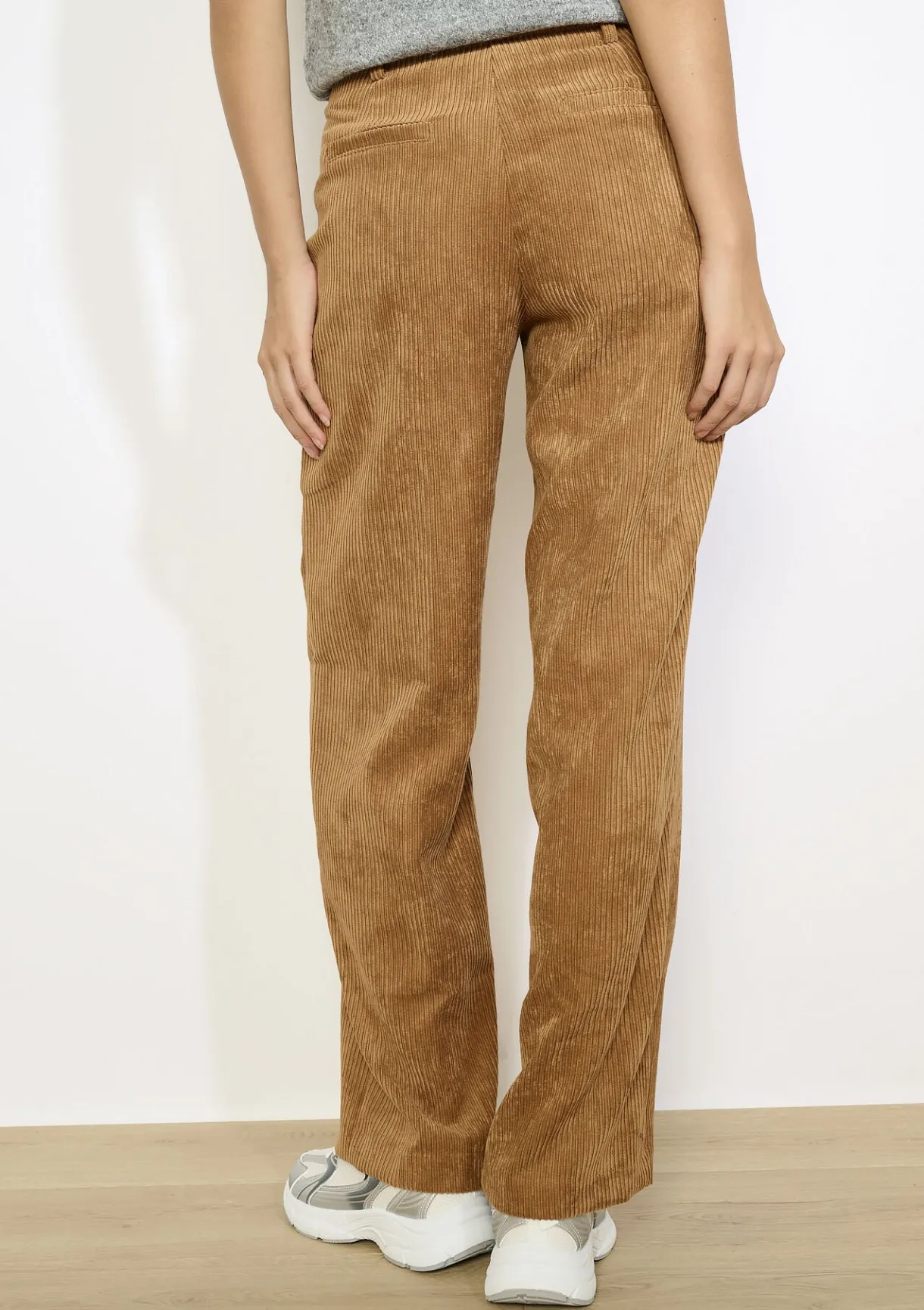 LolaLiza Flared broek in ribfluweel- Broeken