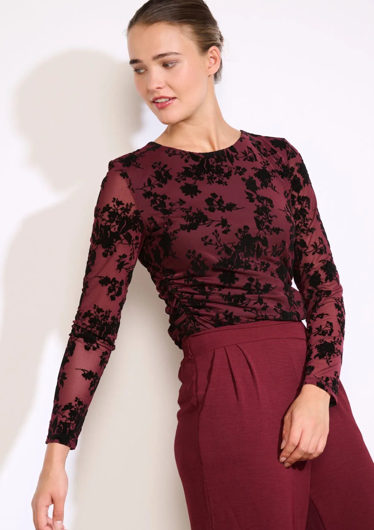 LolaLiza Fluwelen top met bloemenprint- Tops En T-Shirts