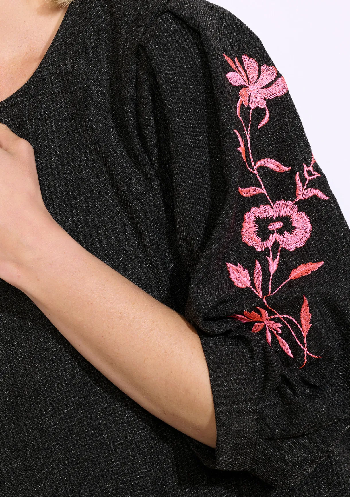 LolaLiza Geborduurde jurk met ruffles- Jurken