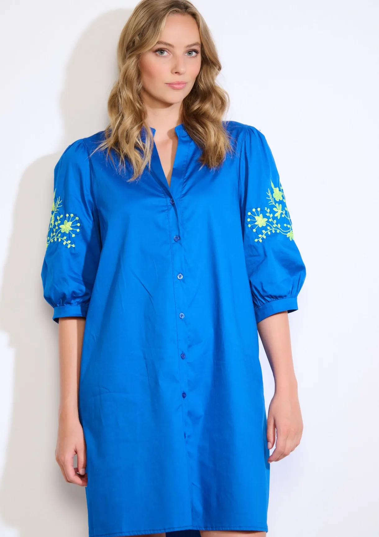 LolaLiza Geborduurde overhemdjurk- Jurken