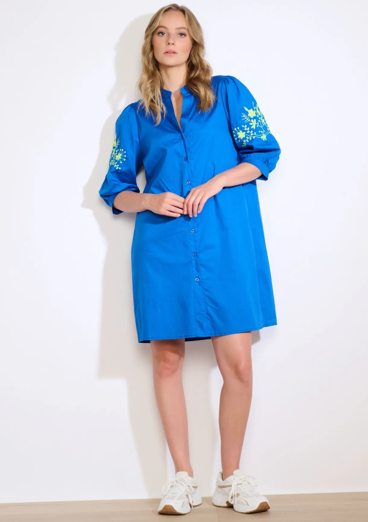 LolaLiza Geborduurde overhemdjurk- Jurken