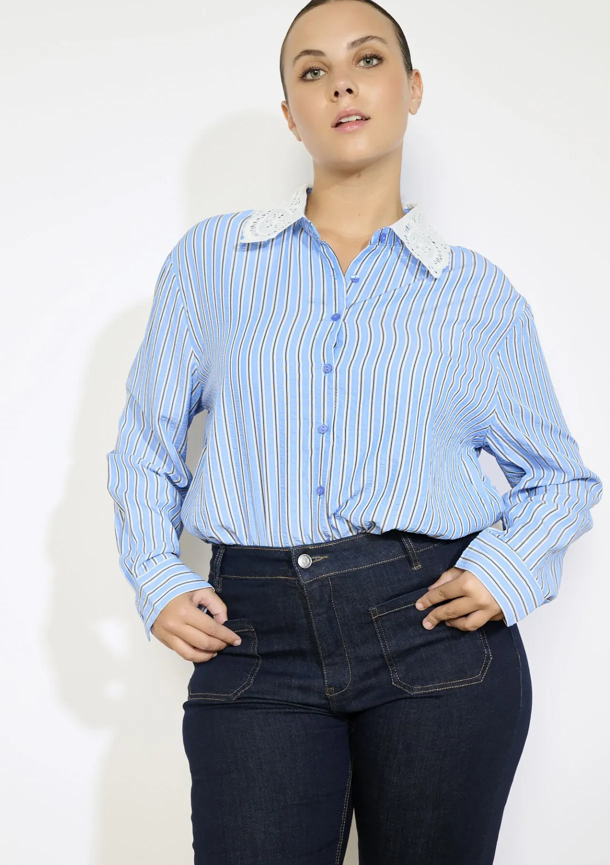 LolaLiza Gestreept hemd met macramékraag- Blouses En Hemden