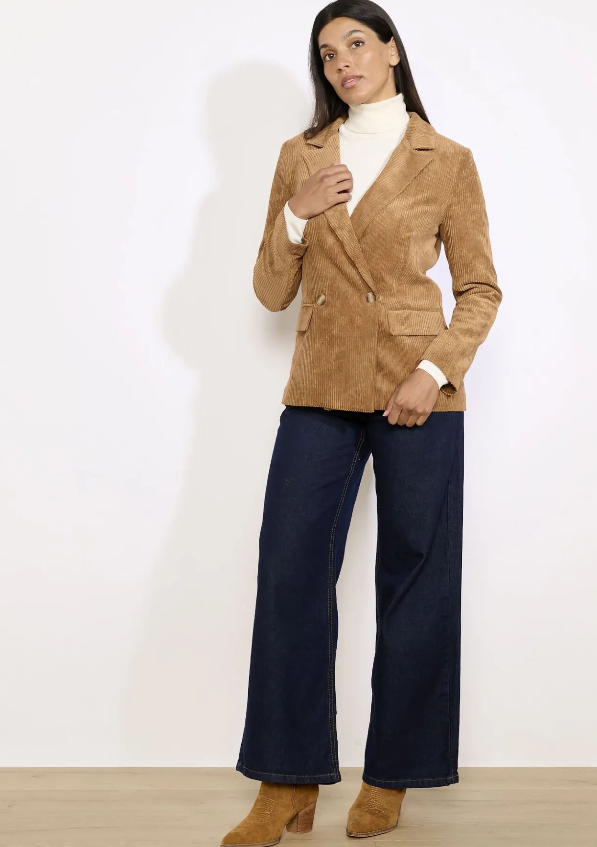 LolaLiza Getailleerde corduroy blazer- Vesten En Blazers