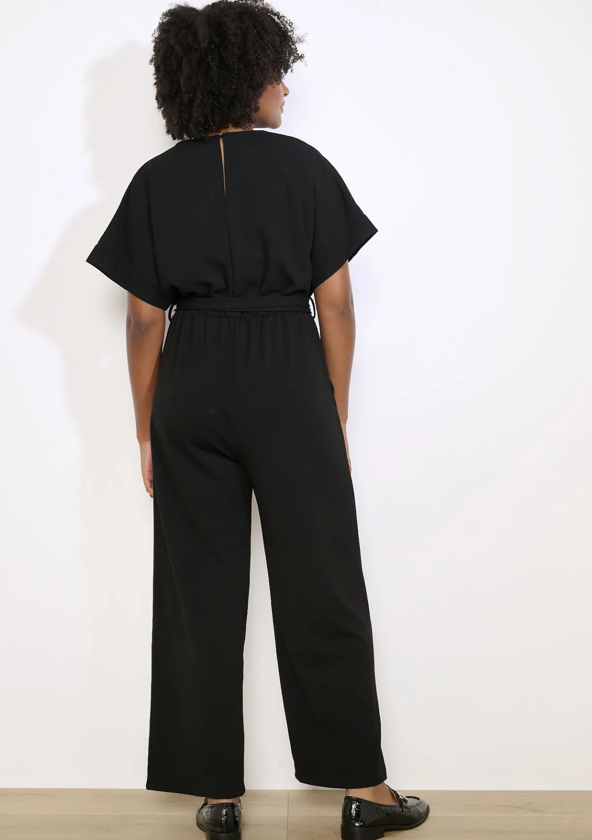 LolaLiza Getailleerde soepelvallende jumpsuit- Jumpsuits
