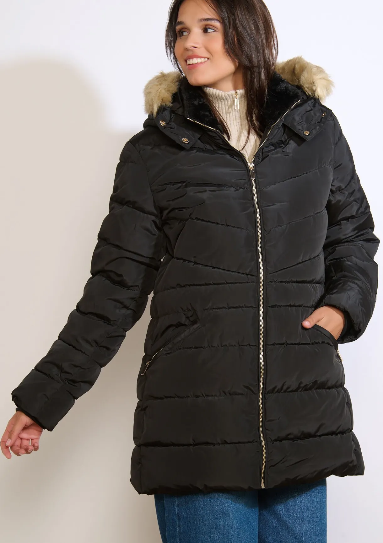 LolaLiza Gewatteerde jas met imitatiebontkap- Mantels En Jassen