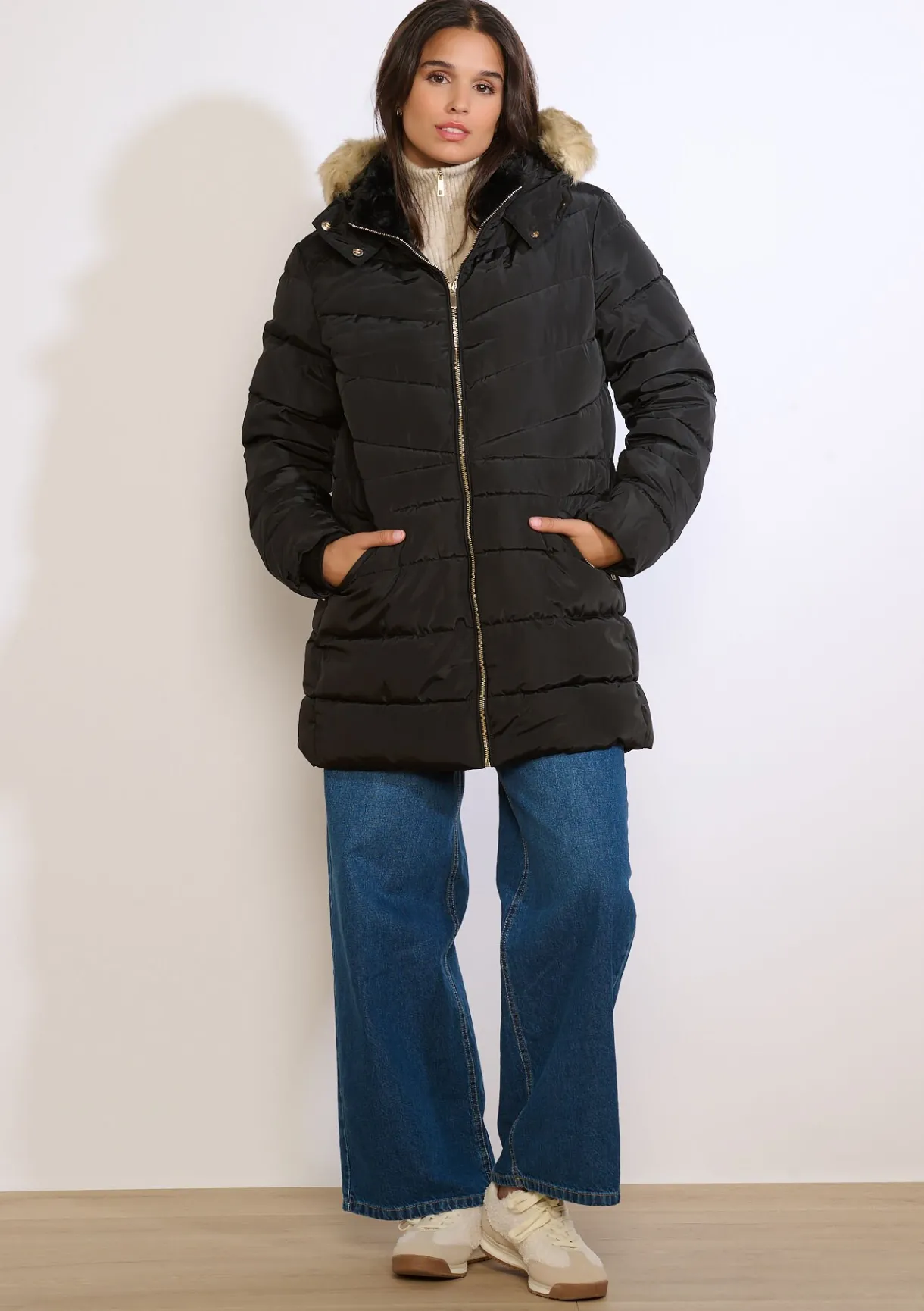 LolaLiza Gewatteerde jas met imitatiebontkap- Mantels En Jassen