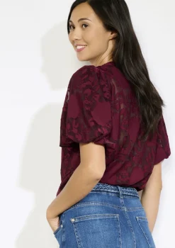 LolaLiza Jacquard t-shirt met knoopsluiting- Tops En T-Shirts