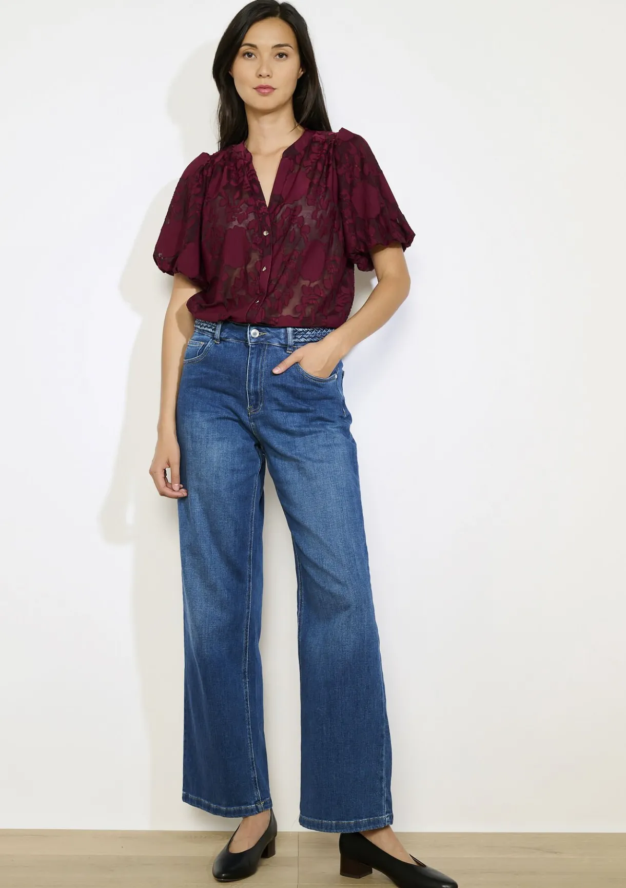 LolaLiza Jacquard t-shirt met knoopsluiting- Tops En T-Shirts