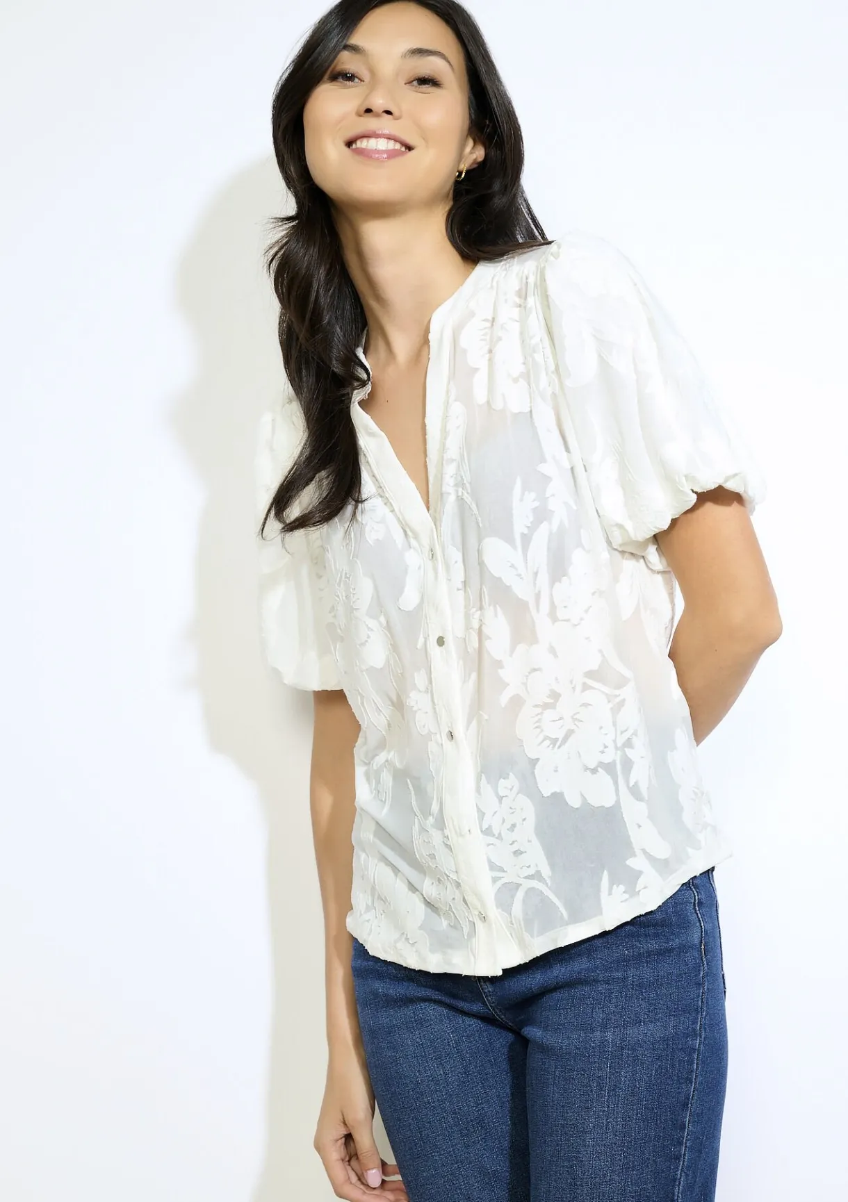 LolaLiza Jacquard t-shirt met knoopsluiting- Tops En T-Shirts