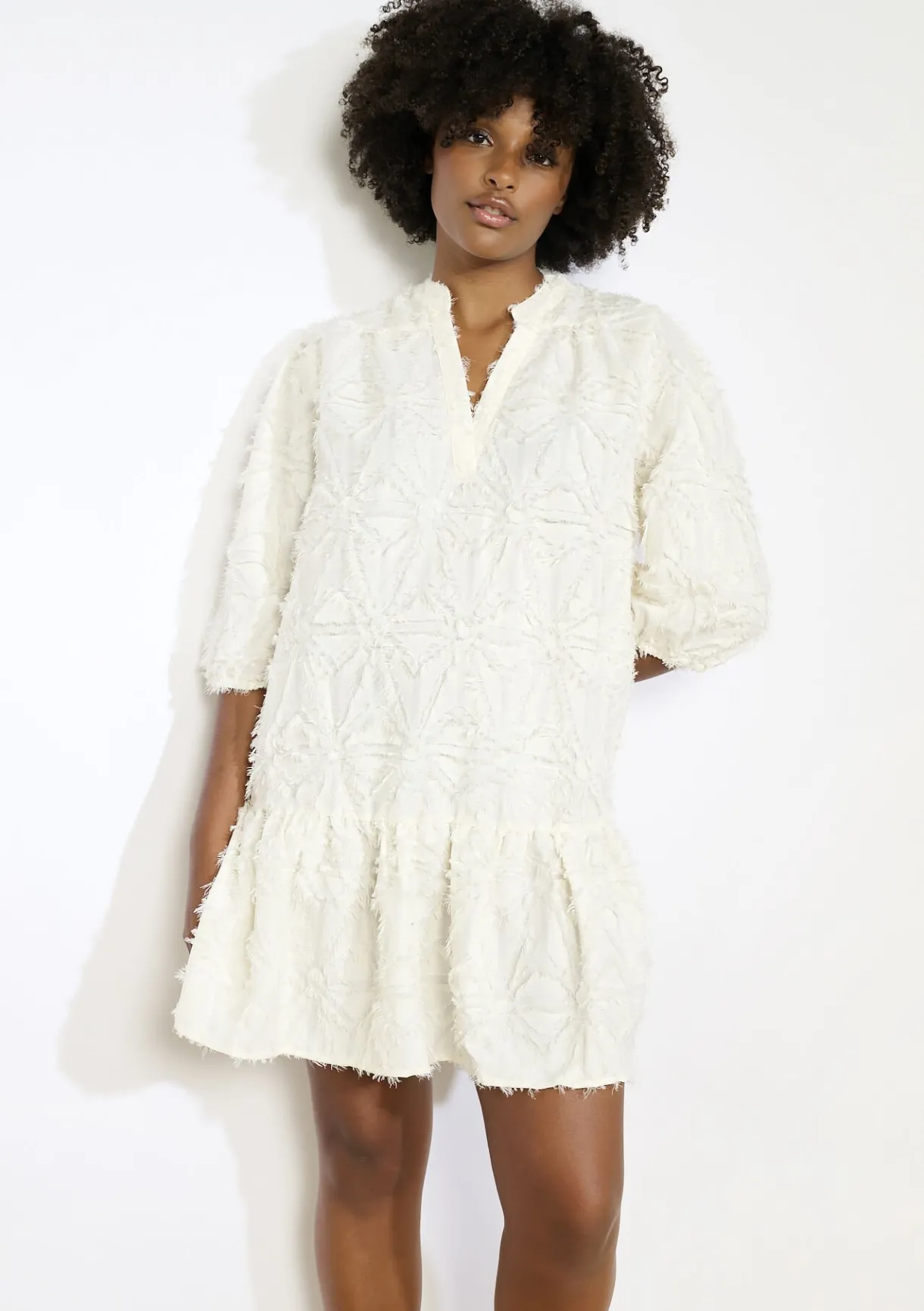 LolaLiza Jacquardjurk met pofmouwen- Jurken