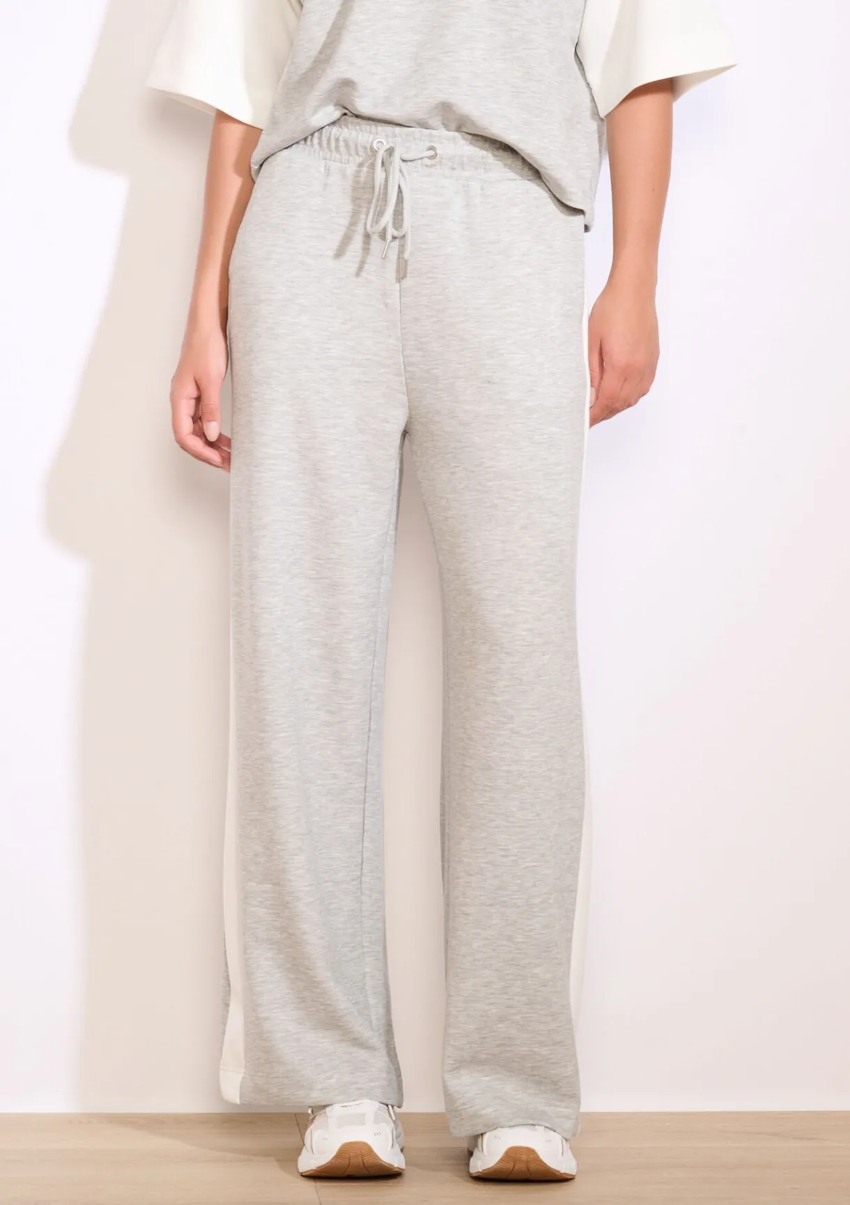LolaLiza Joggingbroek met contrastbanden- Loungewear|Co-Ord Sets