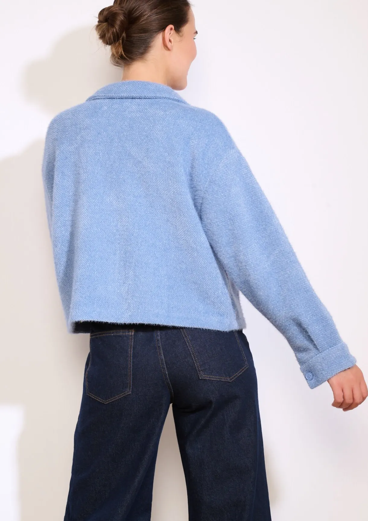 LolaLiza korte jas met textuur- Vesten En Blazers