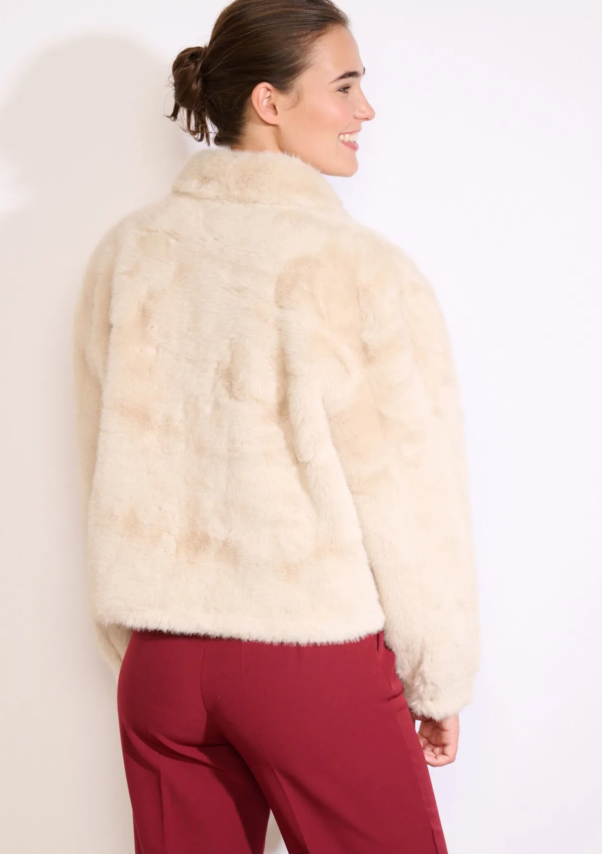 LolaLiza Korte jas van imitatiebont- Mantels En Jassen