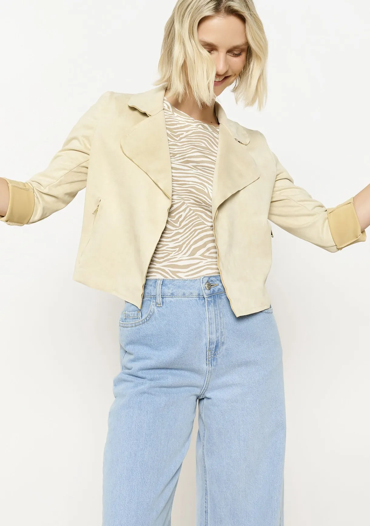 LolaLiza Korte suèdelook jas- Vesten En Blazers