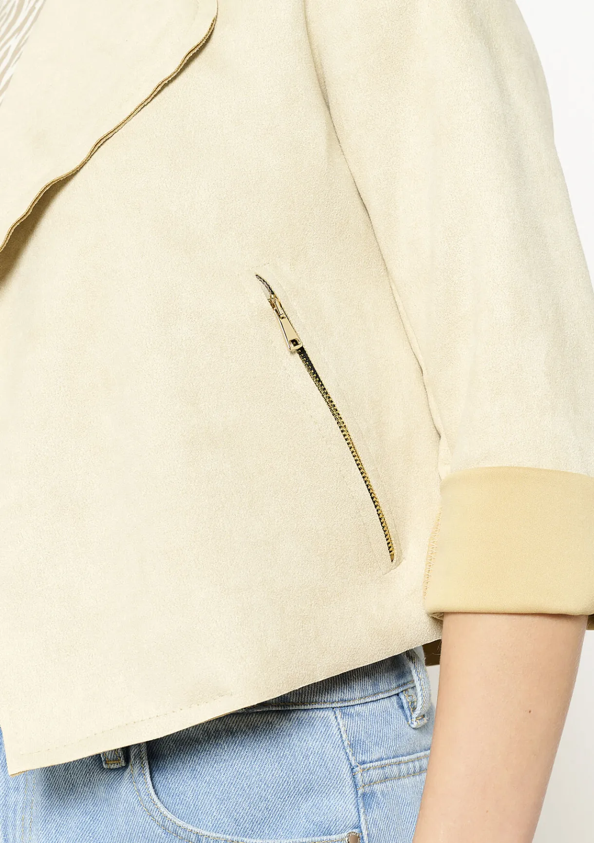 LolaLiza Korte suèdelook jas- Vesten En Blazers