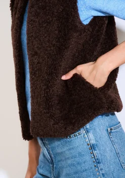 LolaLiza Mouwloos teddy gilet- Vesten En Blazers