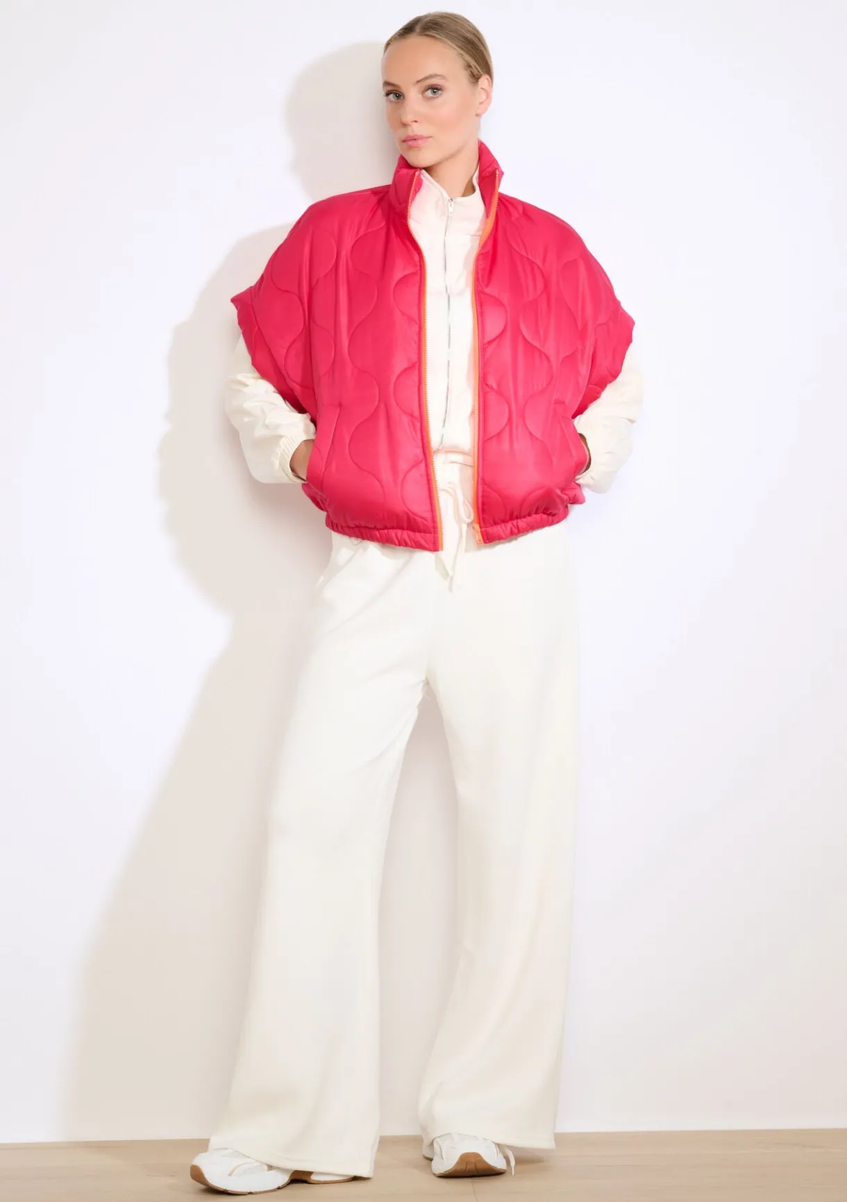 LolaLiza Mouwloze gewatteerde jas- Vesten En Blazers