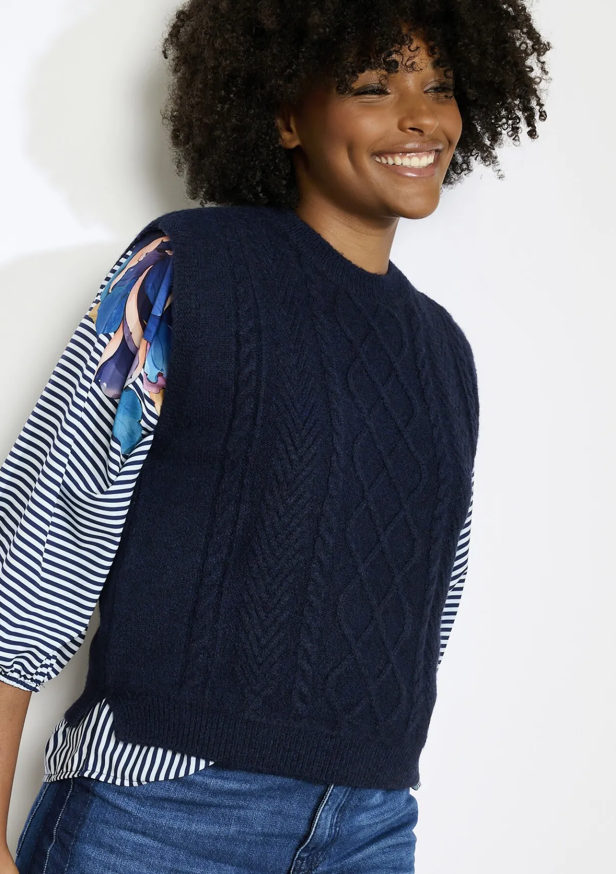 LolaLiza Mouwloze kabelgebreide trui- Truien En Cardigans