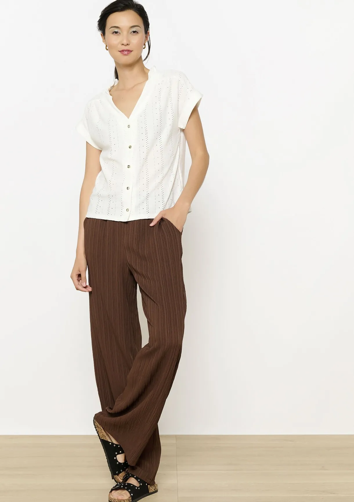 LolaLiza Opengewerkte top met knopen- Tops En T-Shirts