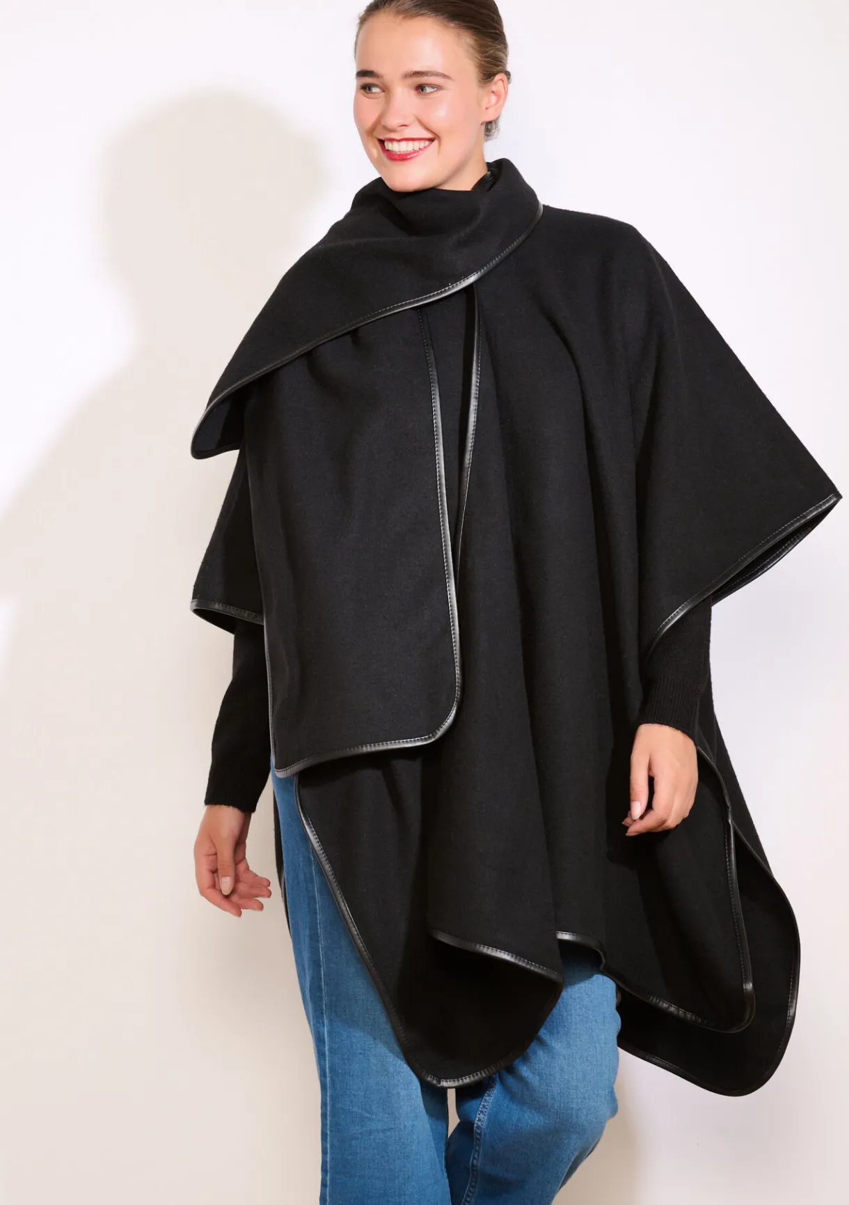 LolaLiza Oversized poncho- Accessoires|Mantels En Jassen