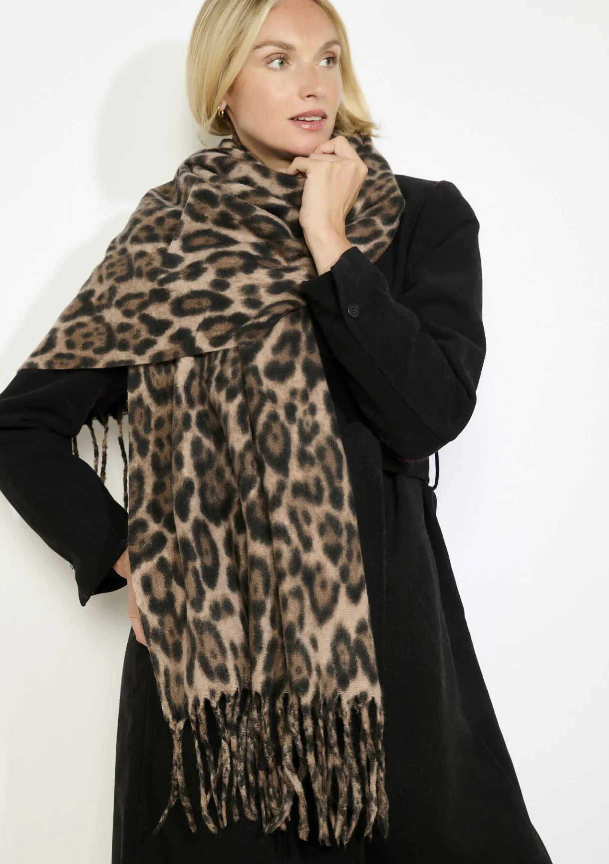 LolaLiza Oversized sjaal met pantermotief- Accessoires