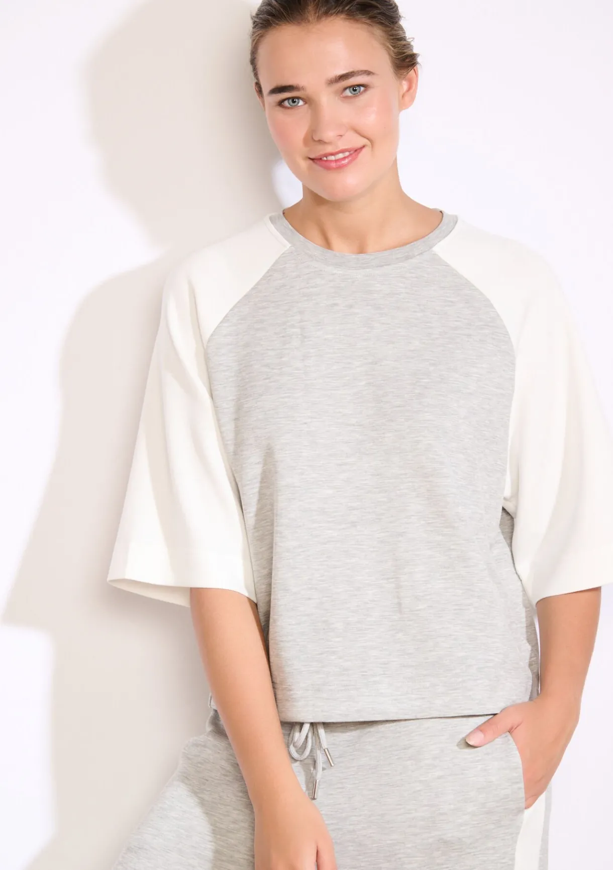 LolaLiza Oversized sweatshirt met contrast- Sweats|Loungewear