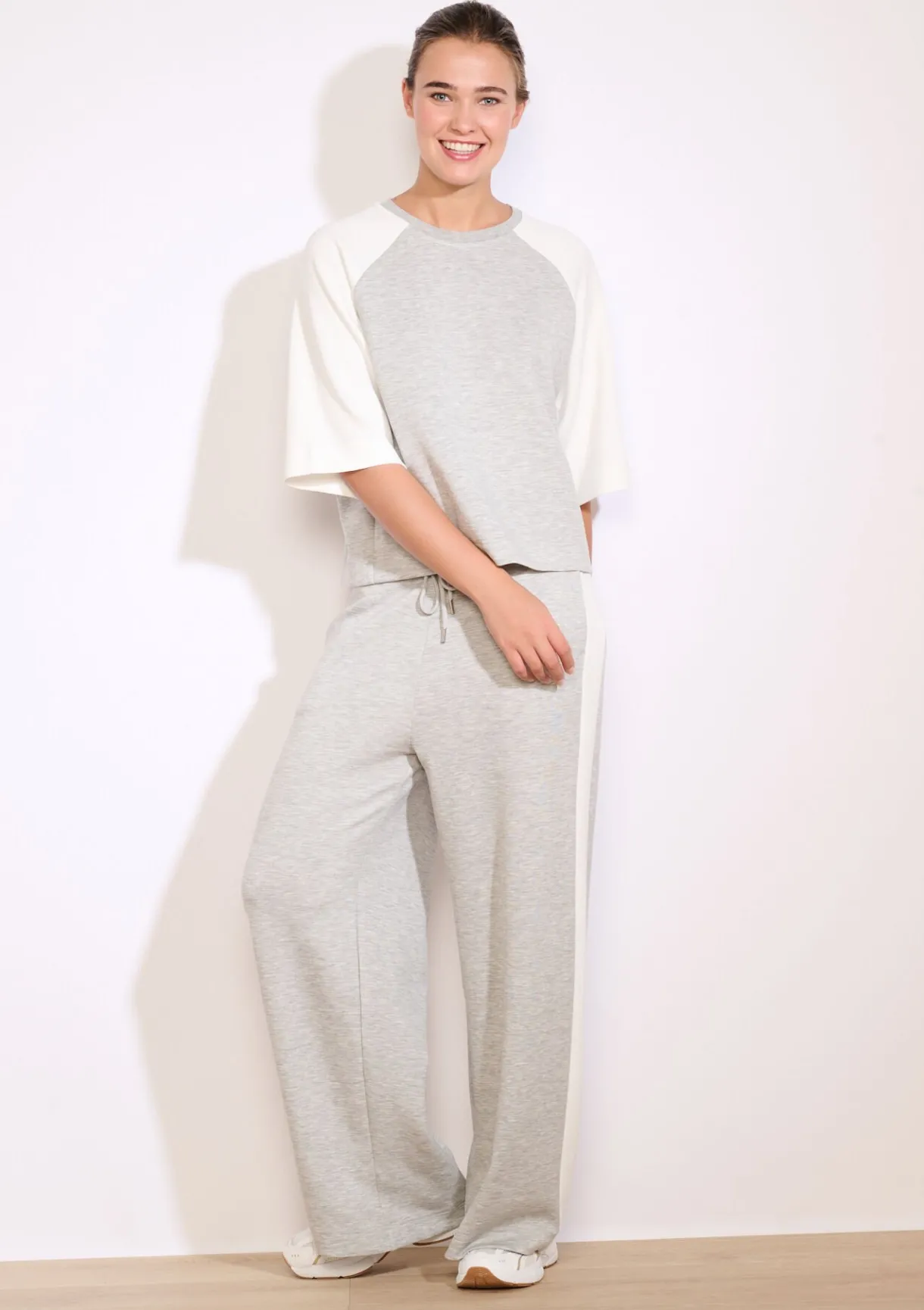 LolaLiza Oversized sweatshirt met contrast- Sweats|Loungewear
