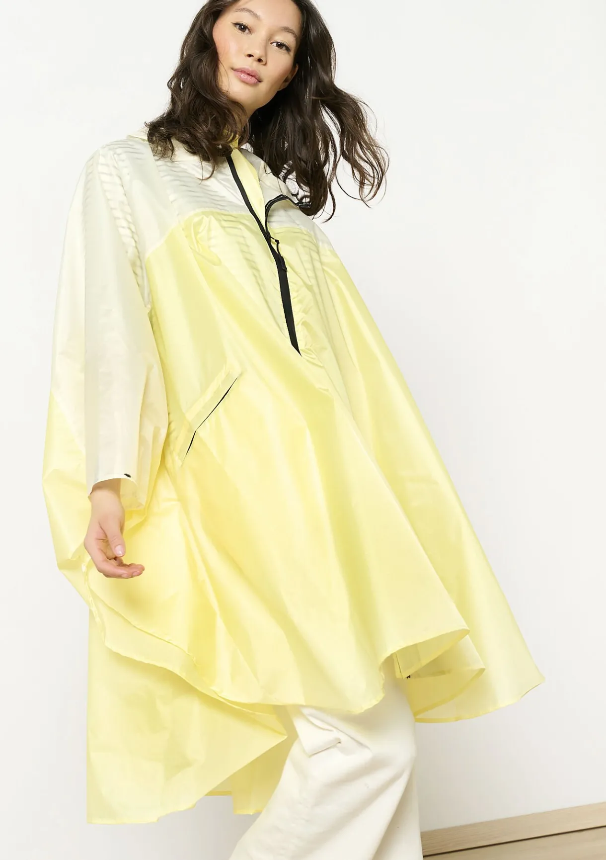 LolaLiza Regenponcho met capuchon en rits- Accessoires|Mantels En Jassen