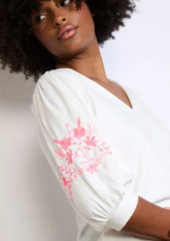 LolaLiza Top met borduursels op de mouwen- Tops En T-Shirts