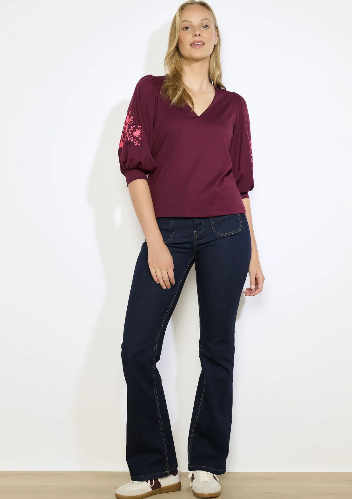 LolaLiza Top met borduursels op de mouwen- Tops En T-Shirts