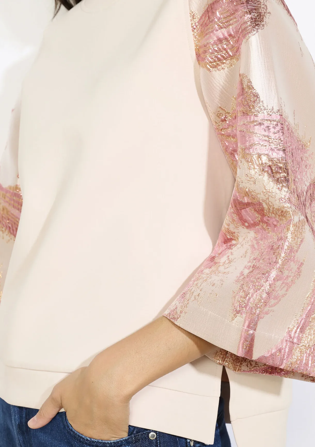 LolaLiza Trui met bloemen en paillettenmouwen- Sweats