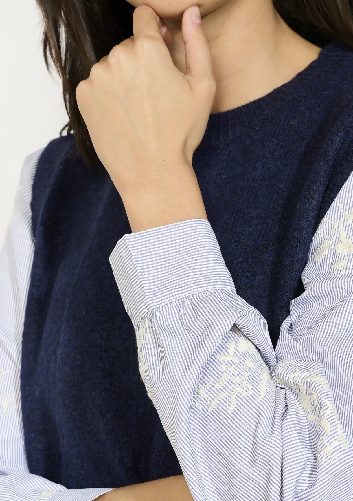 LolaLiza Trui met poplinemouwen- Truien En Cardigans