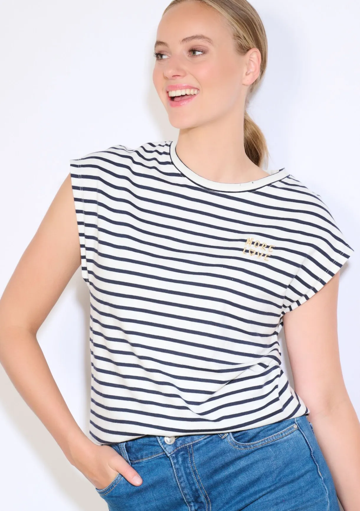 LolaLiza T-shirt met geborduurde tekst- Tops En T-Shirts