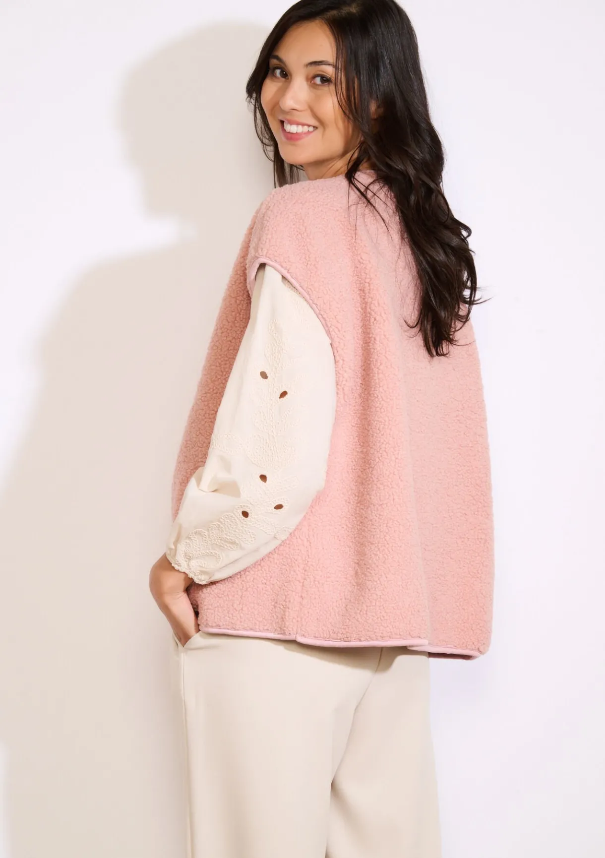 LolaLiza Zachte mouwloze bodywarmer- Vesten En Blazers