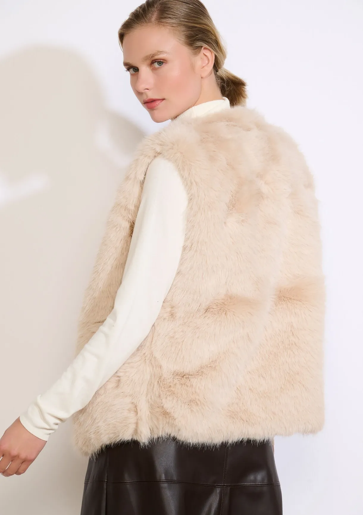 LolaLiza Zachte mouwloze gilet- Mantels En Jassen